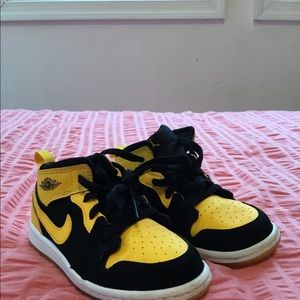 Toddler Air Jordan 1 'New Love' Mid Yellow Toe
